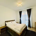 Joy Mangalia 5 *