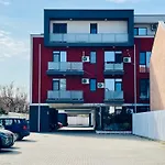 Joy Mangalia 5 *