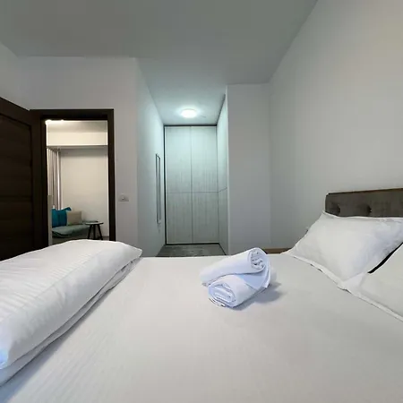 Joy Mangalia 5 Apartment
