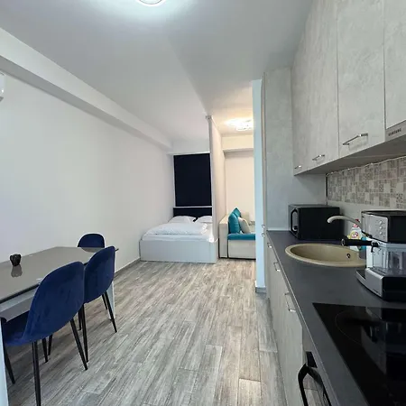Joy Mangalia 5 *