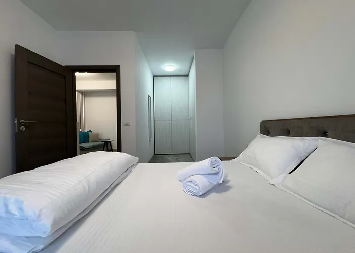 Joy Mangalia 5 Apartment