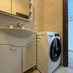Joy Mangalia 5 *