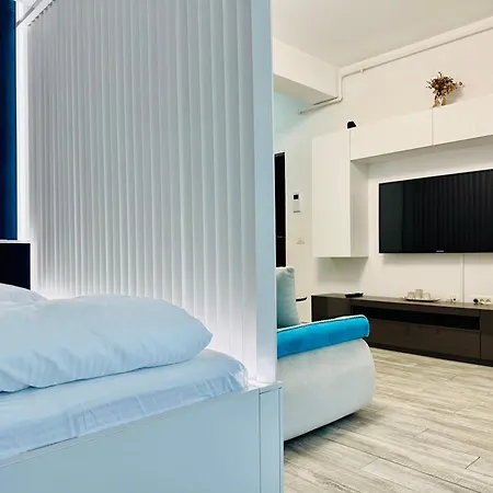 Joy Mangalia 5 *
