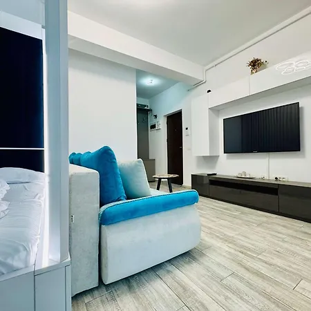 Joy Mangalia 5 *